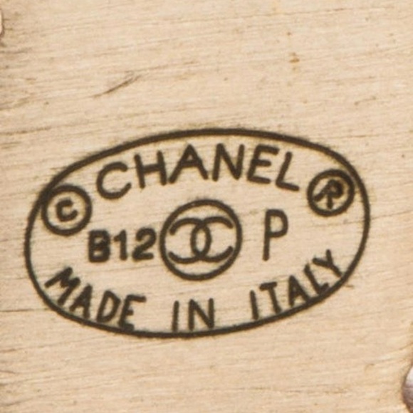 Chanel gold plated and leather CC turnlock bangle bracelet - Picture 9 of 11